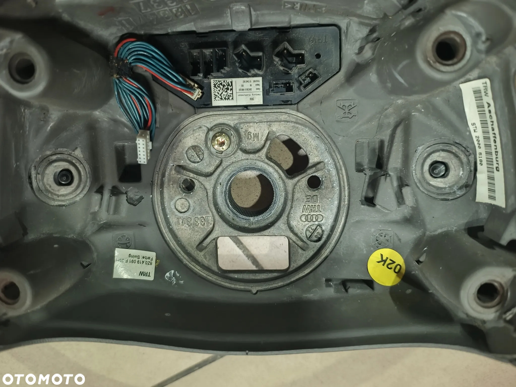 Audi A8 D2 kierownica 2 szt czarna i szara szara z przełącznikami - 3