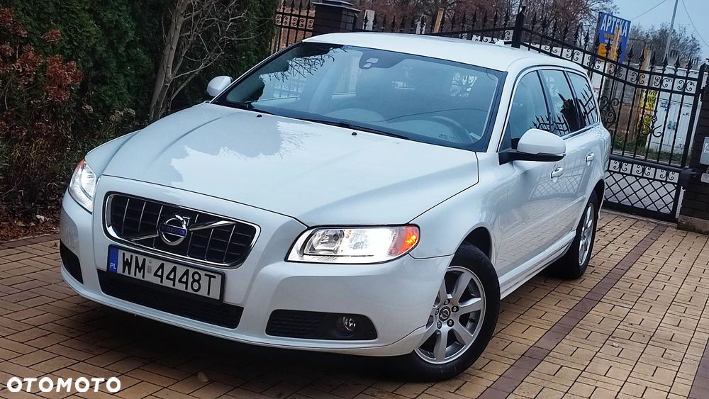 Volvo V70 D5 AWD Kinetic - 1