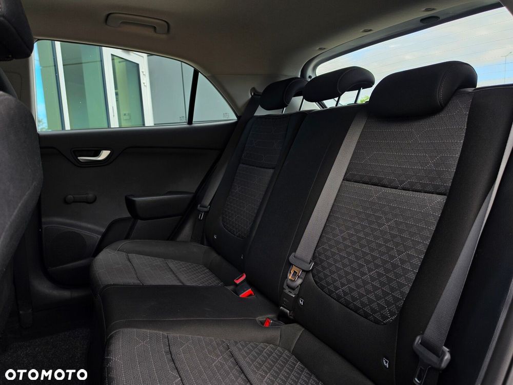 Kia Rio - 28