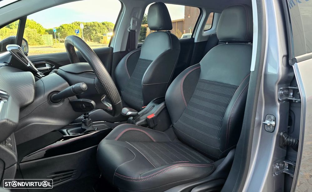 Peugeot 2008 1.2 PureTech GT Line - 9