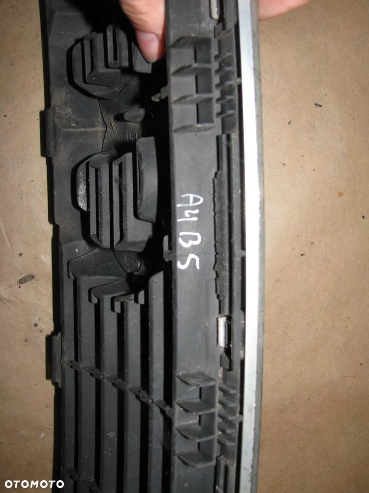 ATRAPA  GRILL AUDI A4 B5 8D0853651J - 5