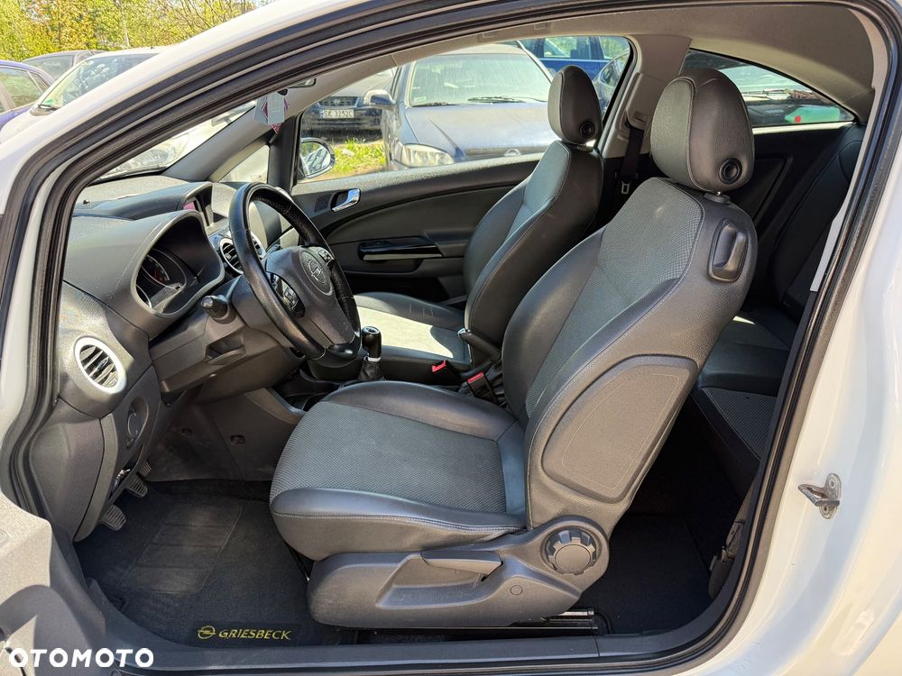 Opel Corsa 1.4 16V Cosmo - 4