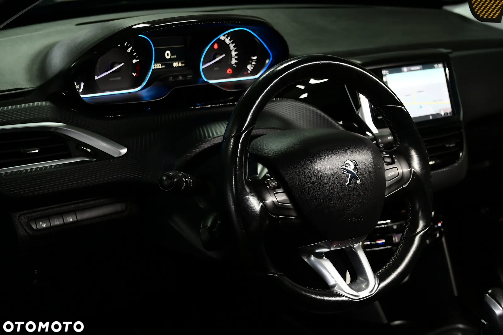 Peugeot 2008 1.2 Pure Tech Allure S&S - 24