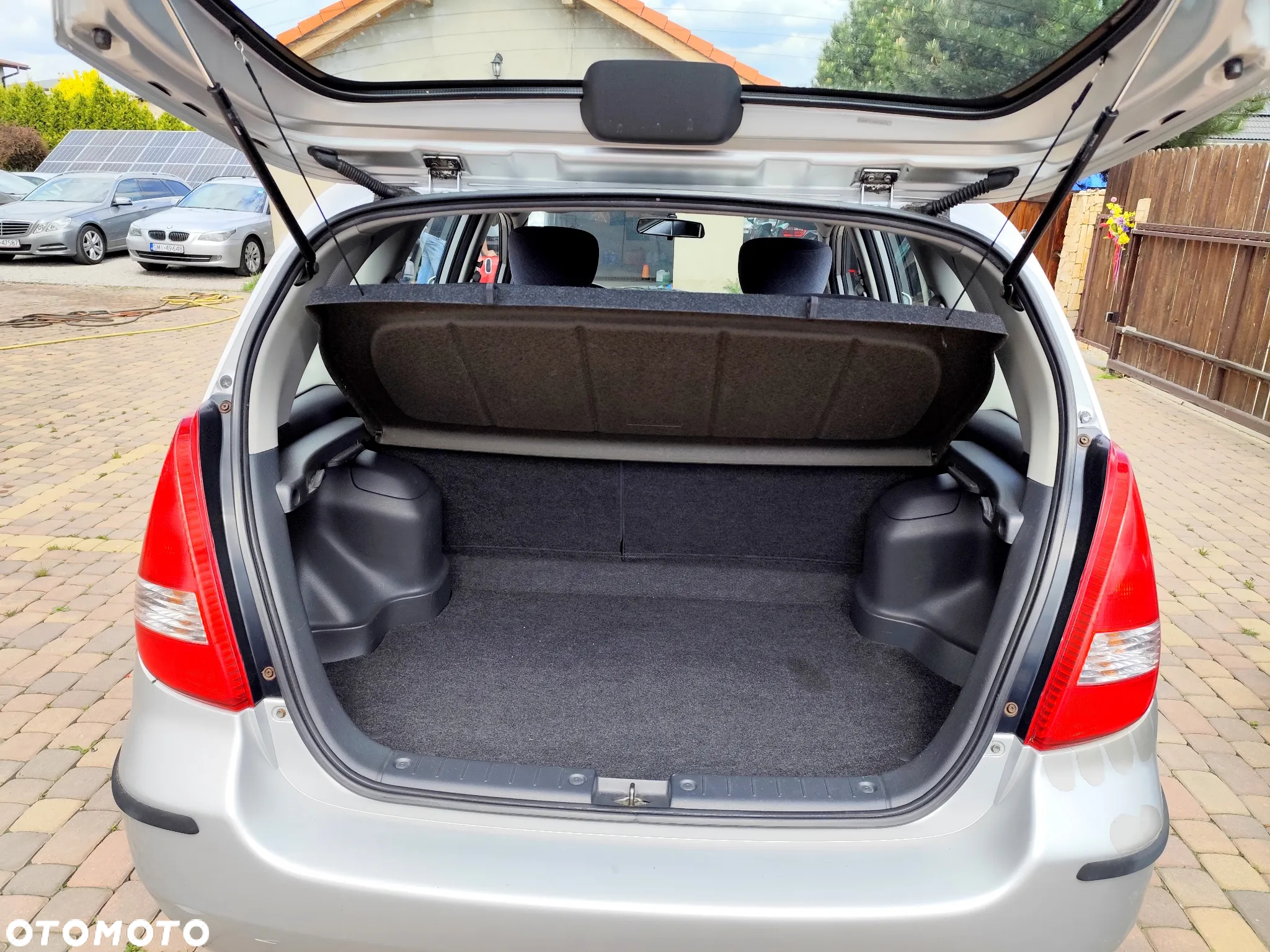 Suzuki Liana 1.6 - 23