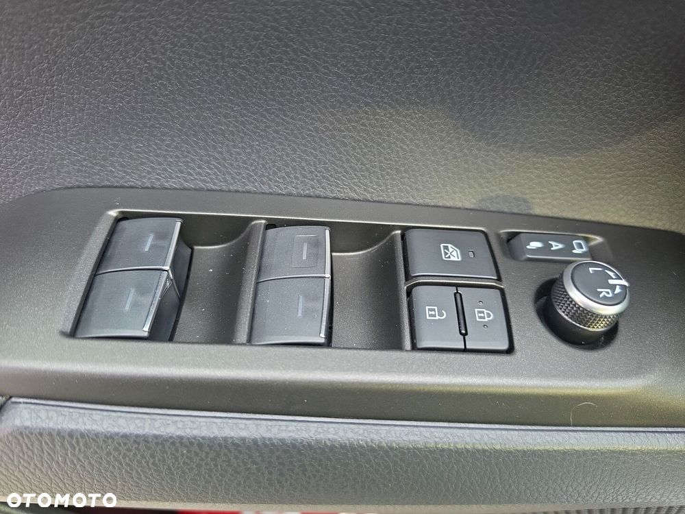 Toyota Camry - 18