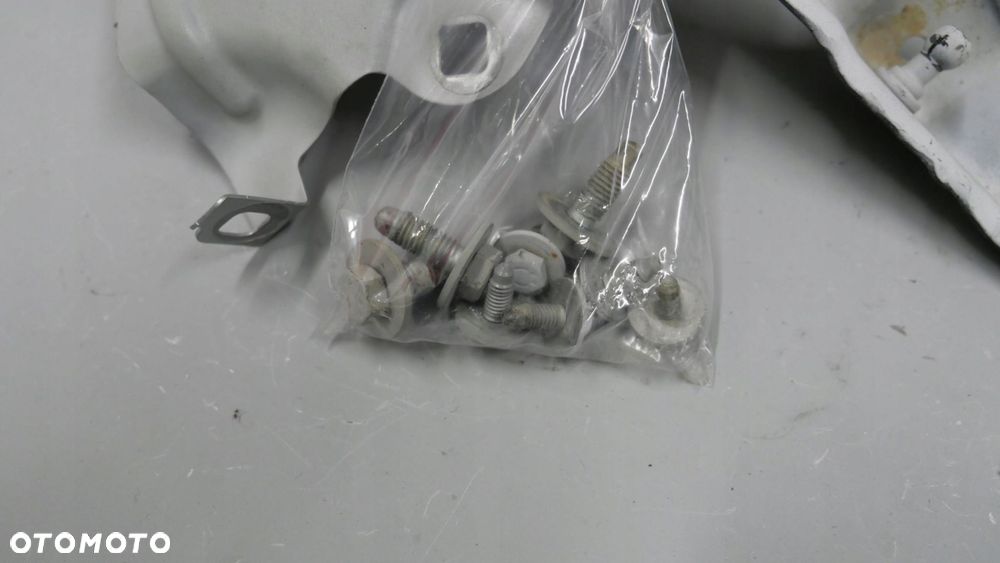 bmw x1 f48 mocowanie błotnika prawego 7427130 7355992 7427136 - 5