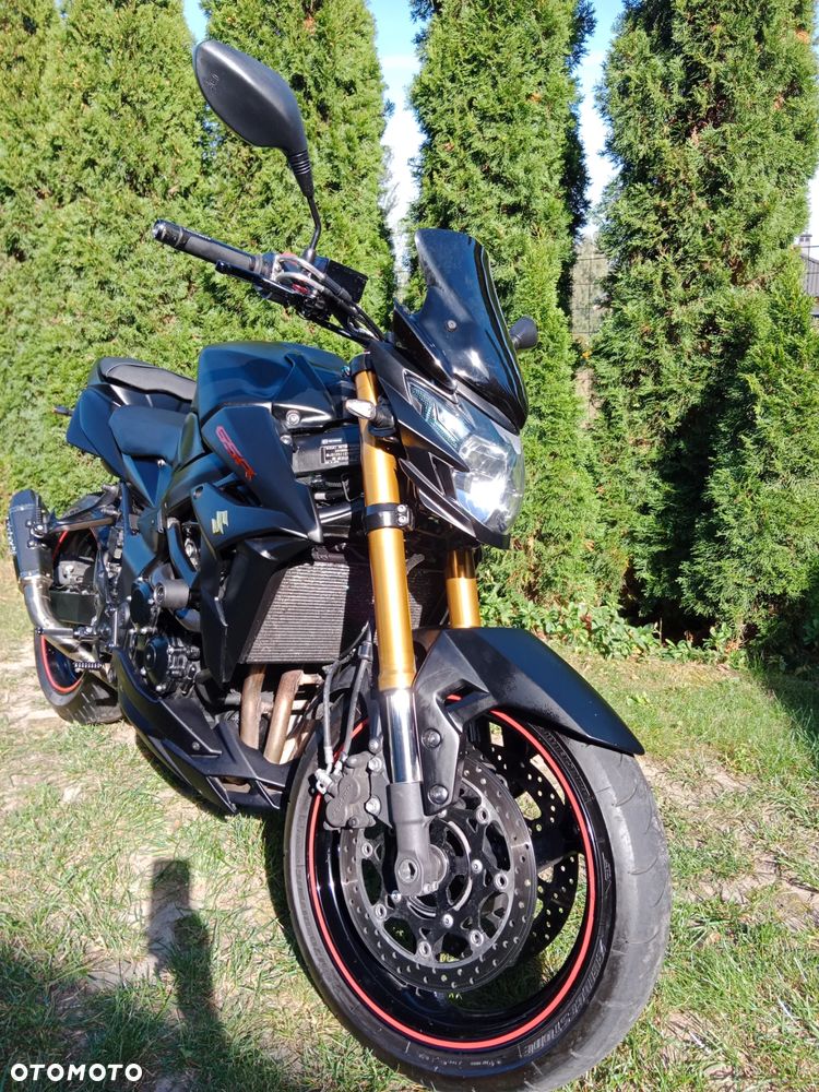 Suzuki GSR - 2