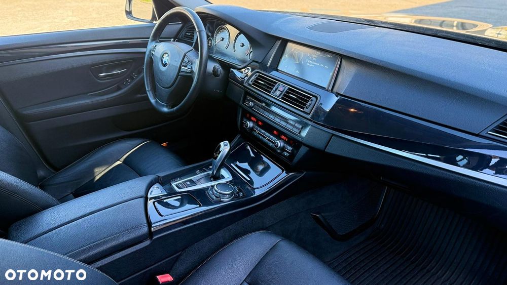 BMW Seria 5 518d Modern Line - 13