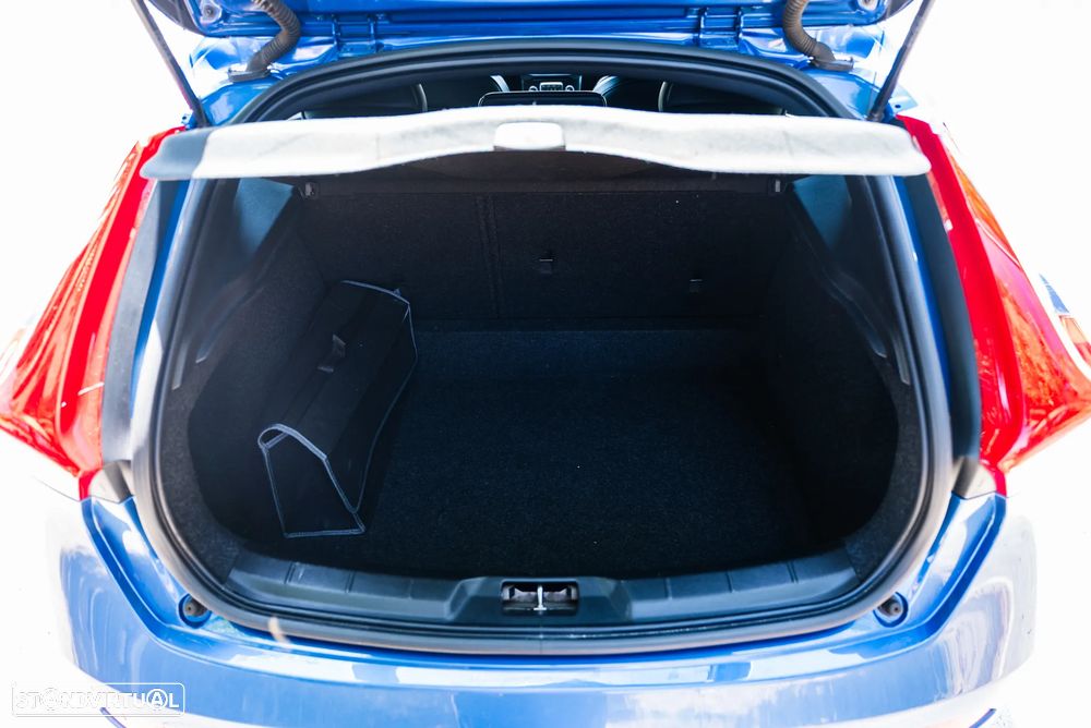 Volvo V40 2.0 D2 R-Design - 19