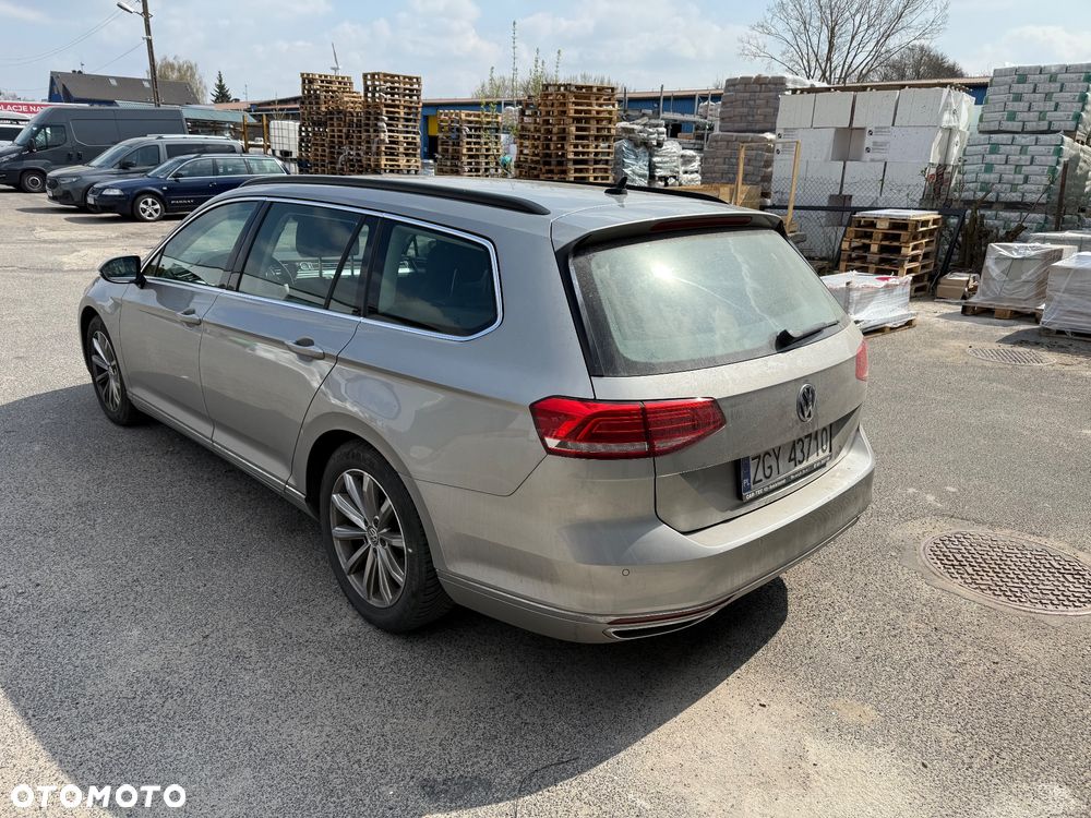 Volkswagen Passat 2.0 TDI SCR (BlueMotion Technology) DSG Comfortline - 17