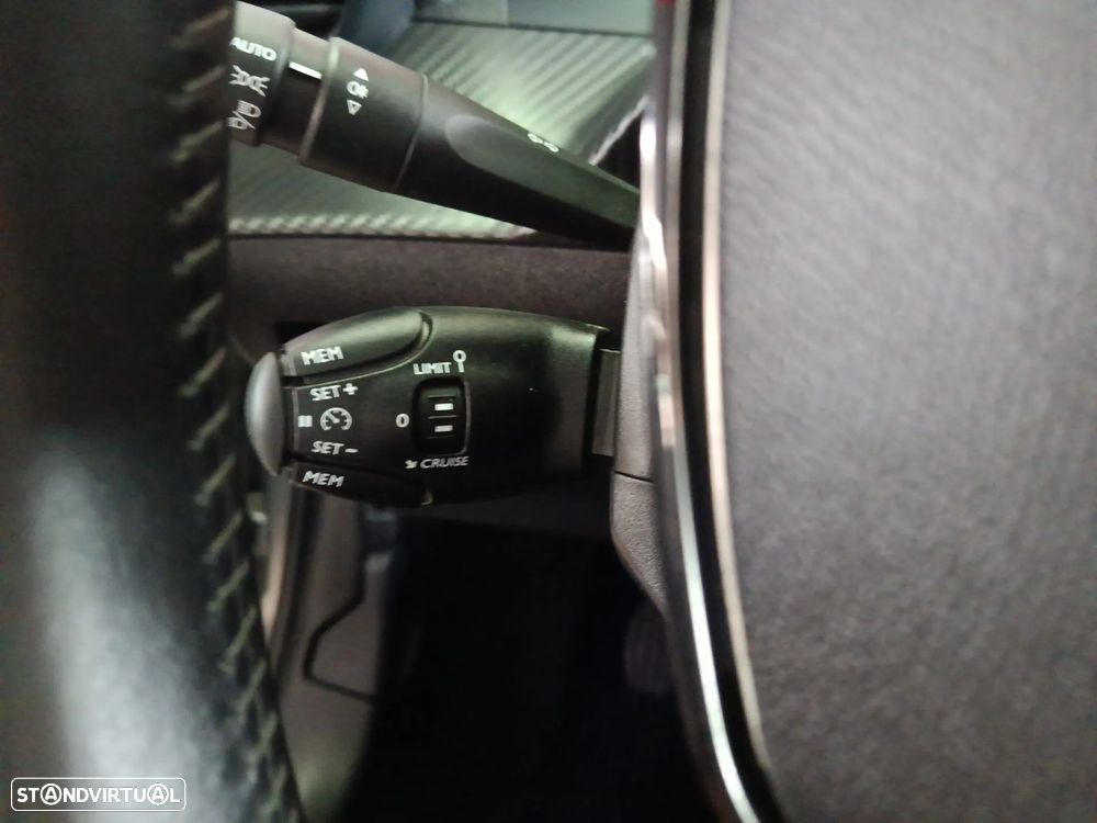 Peugeot 208 1.2 PureTech Active Pack - 17
