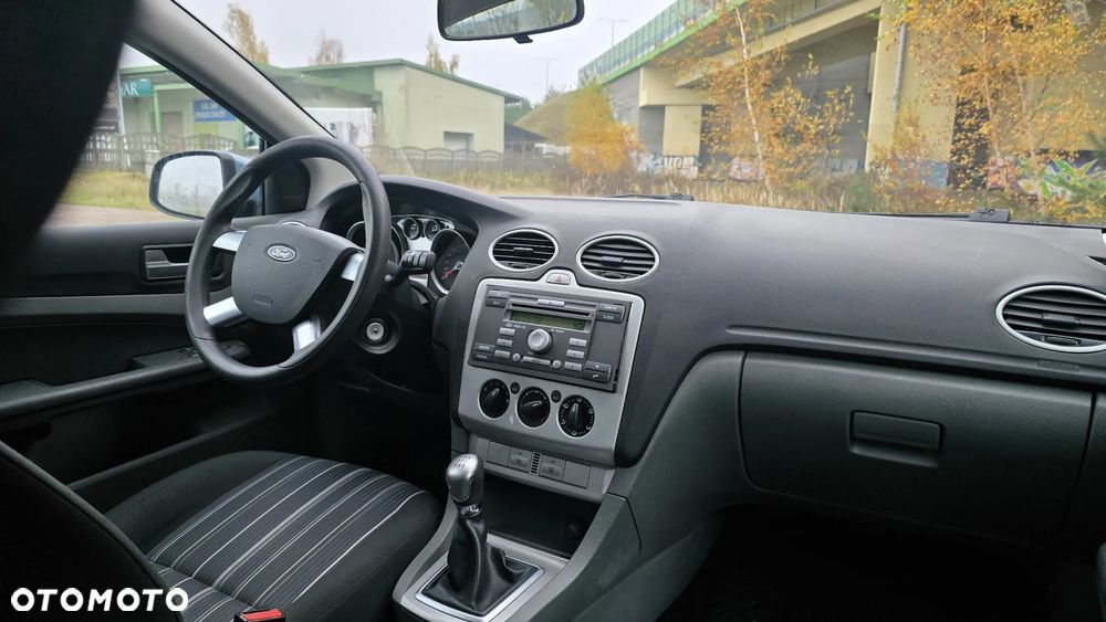 Ford Focus Turnier 1.6 16V Style - 21
