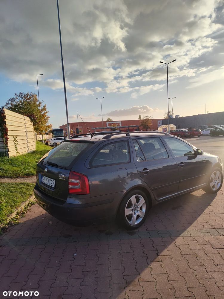 Skoda Octavia 2007 photo 2