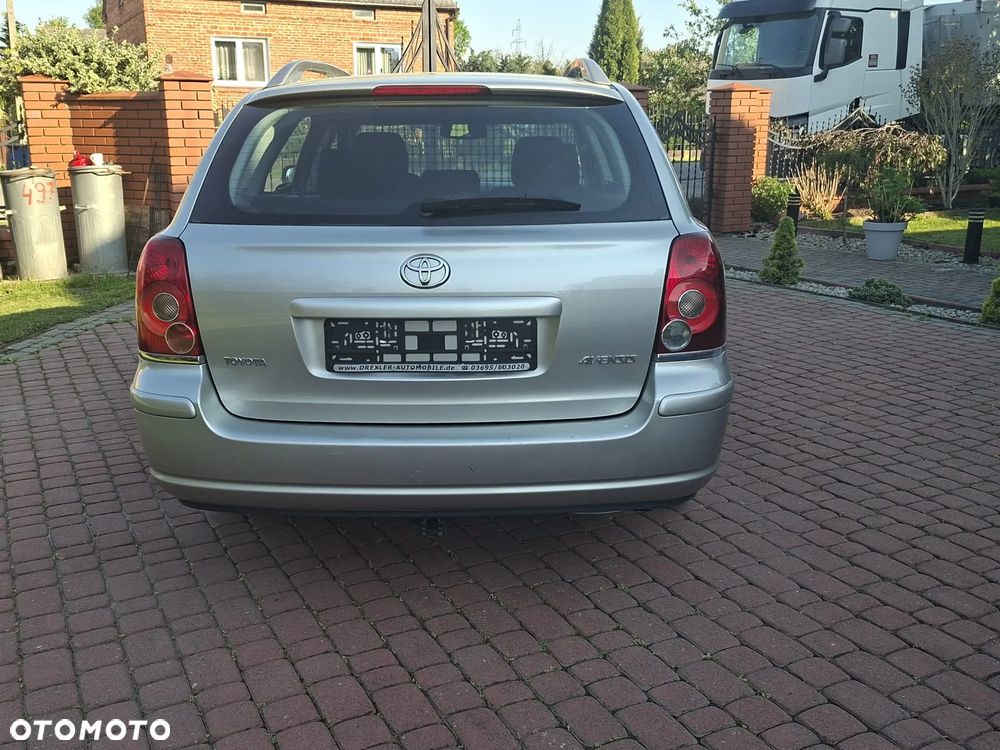 Toyota Avensis 1.8 VVT-i Sol Premium - 10