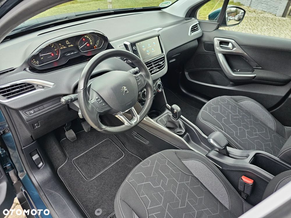 Peugeot 2008 PureTech 82 Style - 17