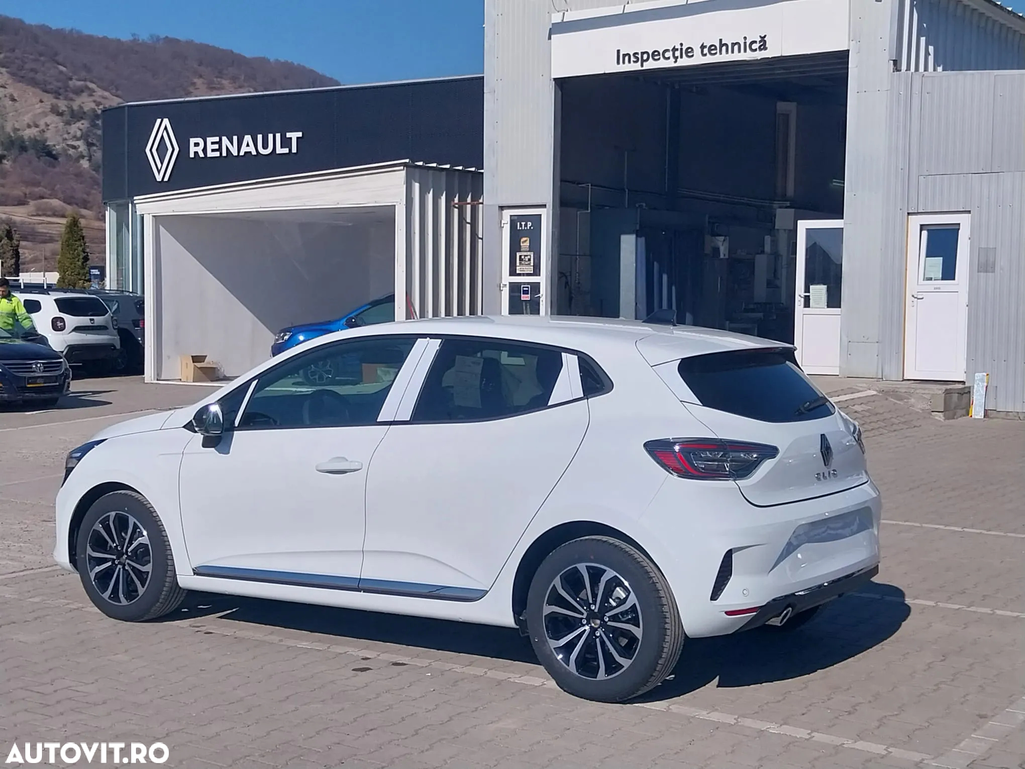 Renault Clio V 1.0 TCe 90 Techno - 19