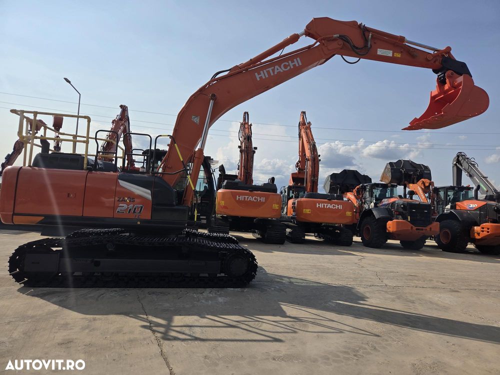 Hitachi ZX210LC-7,  23,4 TONE, 2021, 5.815h, CUPLA RAPIDA+CUPA NOUA 1,3mc+CUPA 0,9m latime+CUPA taluz, inst picon, camera spate si laterale, consum mediu 11,5l/h, ad sapare 7m, 3 pompe hidr, LANT NOU, CA NOU-posibilitate leasing 4 ani-PROMOTIE 96.900 EUR+Tva - 35