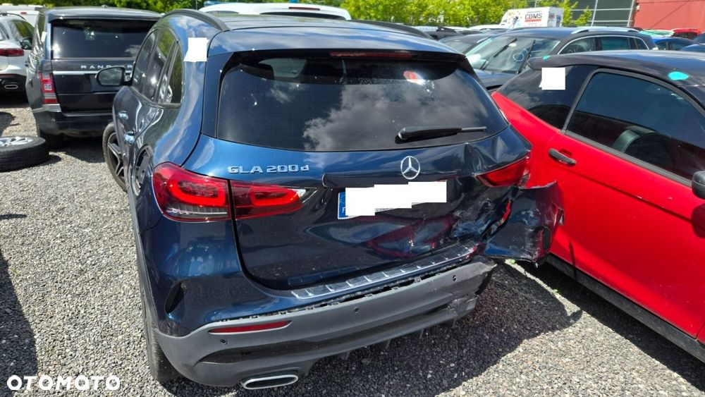Mercedes-Benz GLA - 9