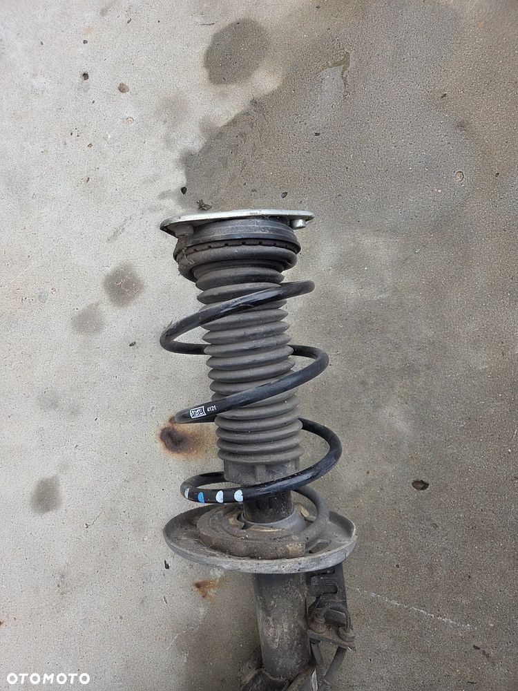 Macperson amortyzator zwrotnica lewy Peugeot 308 T9 1.5 D - 4