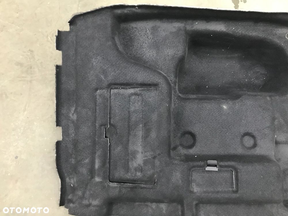 Tapicerka Mercedes E klasa Coupe C238 III 17- podłoga bagażnika poszycie wewnętrzne wnęki koła zapasowego wykładzina A2386940400 - 2
