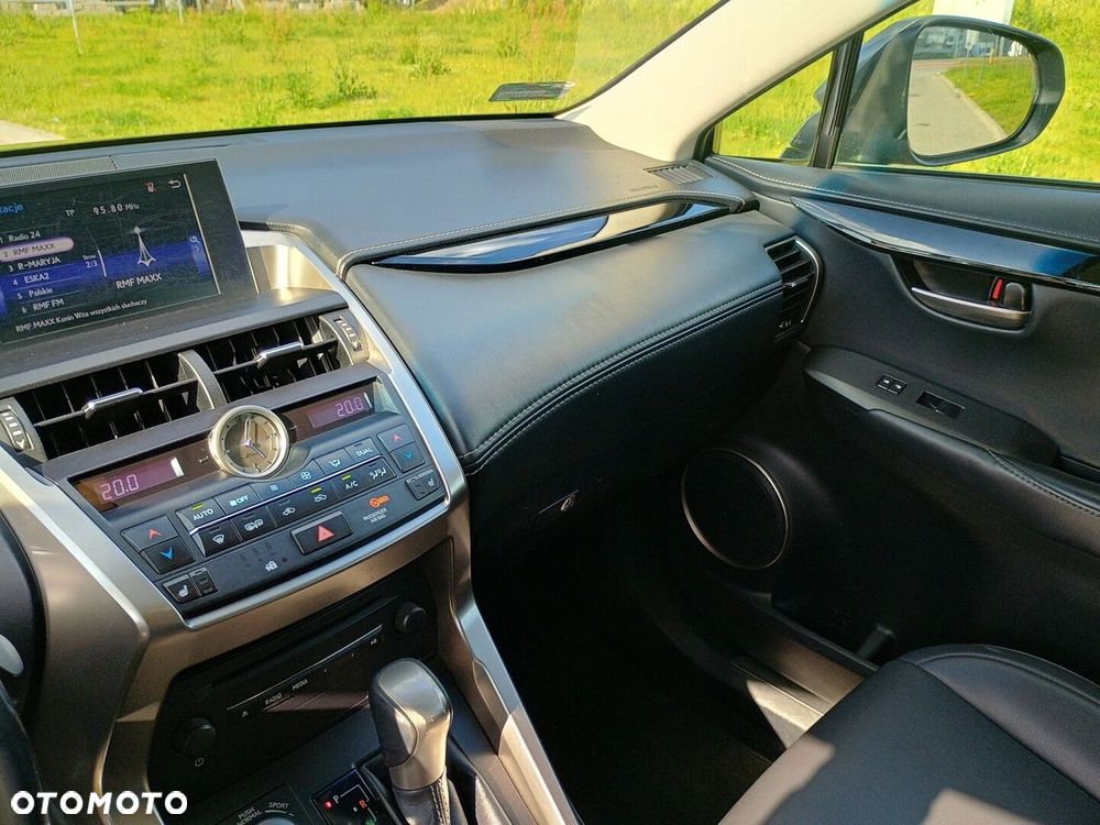 Lexus NX 300h Business Edition AWD - 26