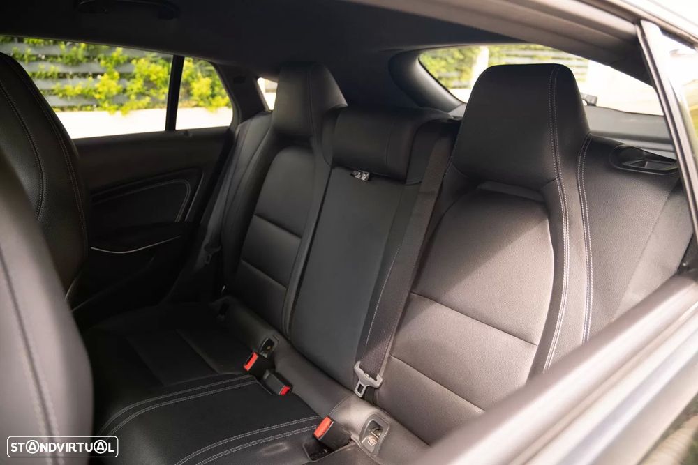 Mercedes-Benz CLA 180 d Shooting Brake Urban - 8