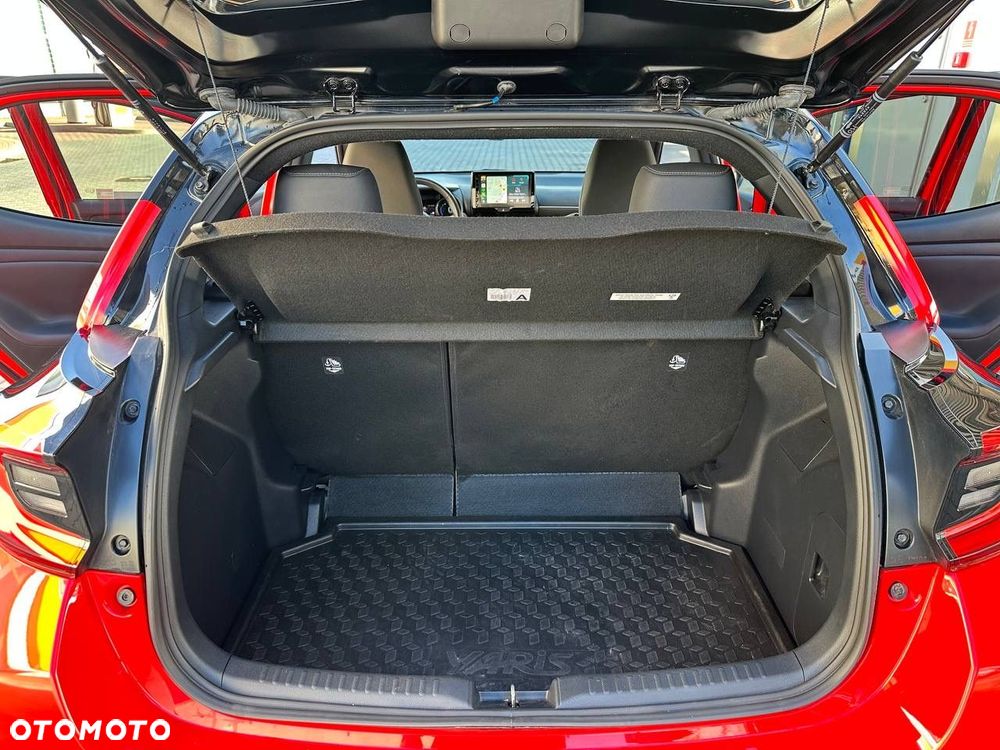 Toyota Yaris Hybrid 1.5 Style - 11