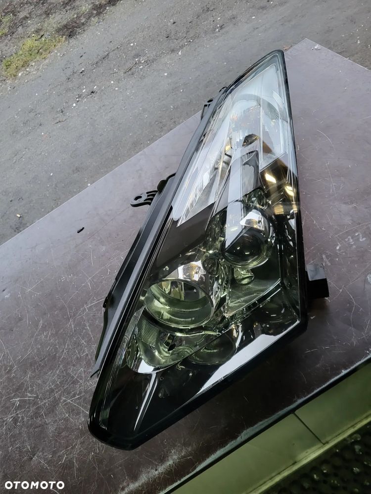 Nissan GTR xenon lewa przed lift - 1