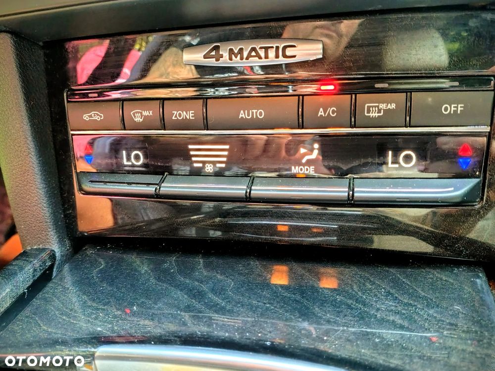 Mercedes-Benz Klasa E 250 CDI 4-Matic BlueEff - 22