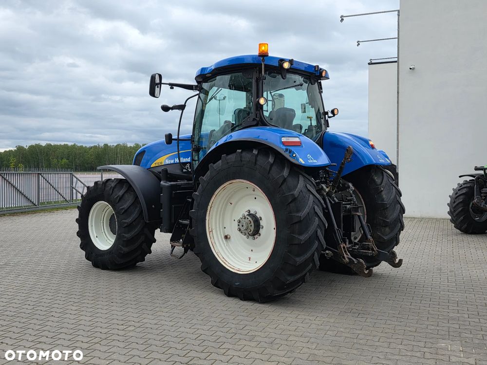 New Holland T7030 PC 2011R - 32