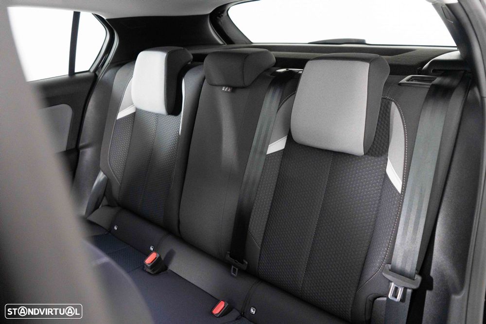 Opel Astra 1.2 T Edition Aut. - 10