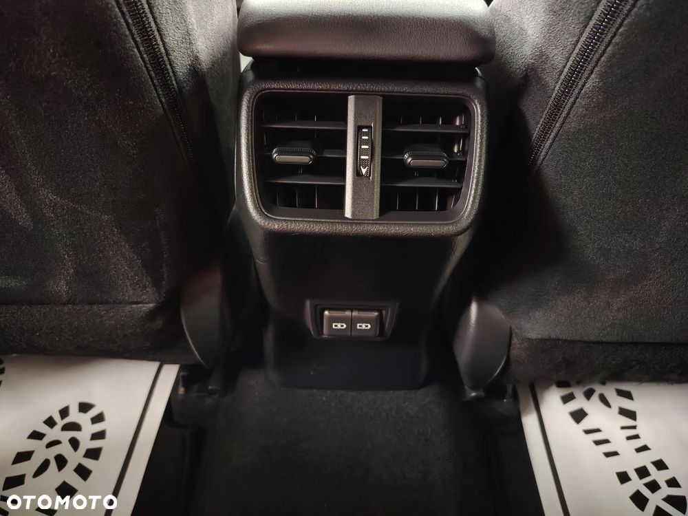Lexus UX 250h Elegance 2WD - 24