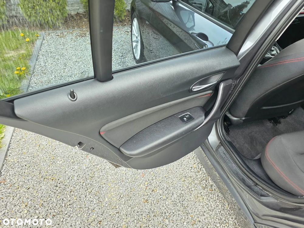 BMW Seria 1 116d EfficientDynamics Edition Sport Line - 12