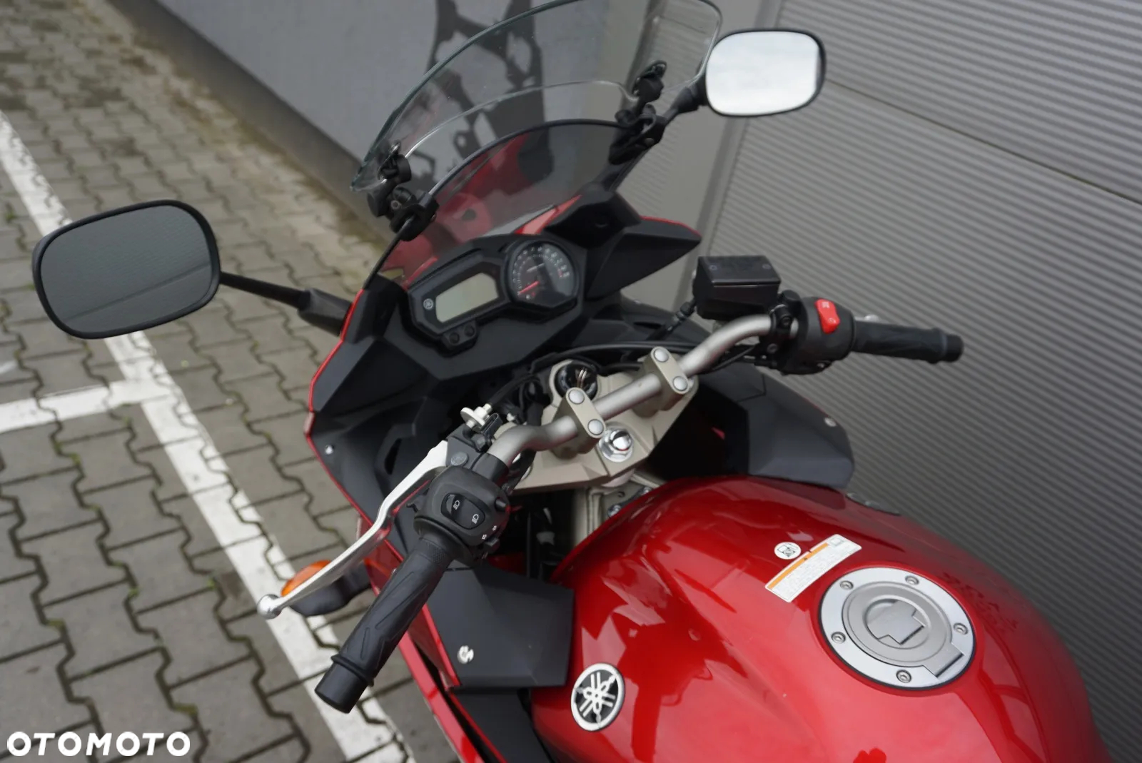 Yamaha XJ - 16