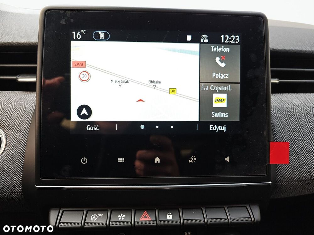 Renault Clio - 23