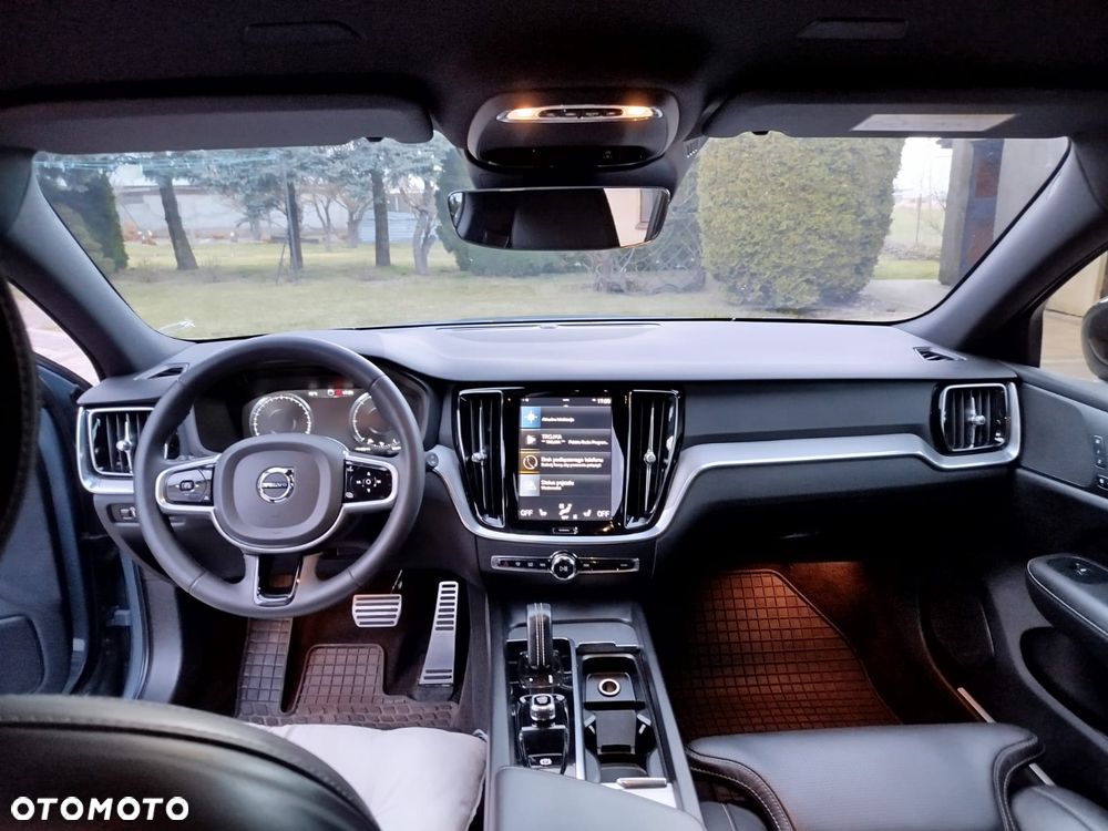 Volvo V60 D4 R-Design - 6