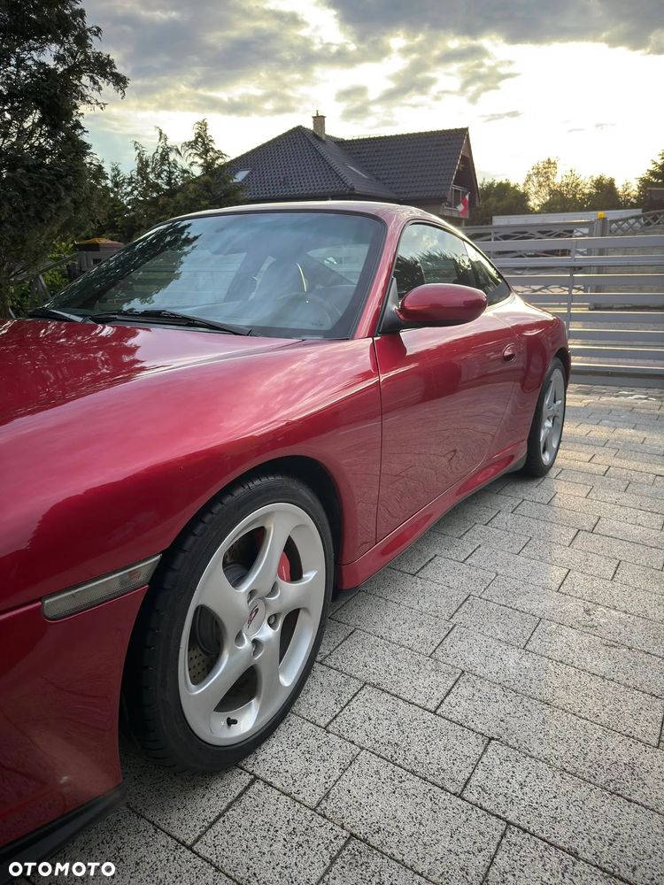 Porsche 911 Carrera 4S - 3