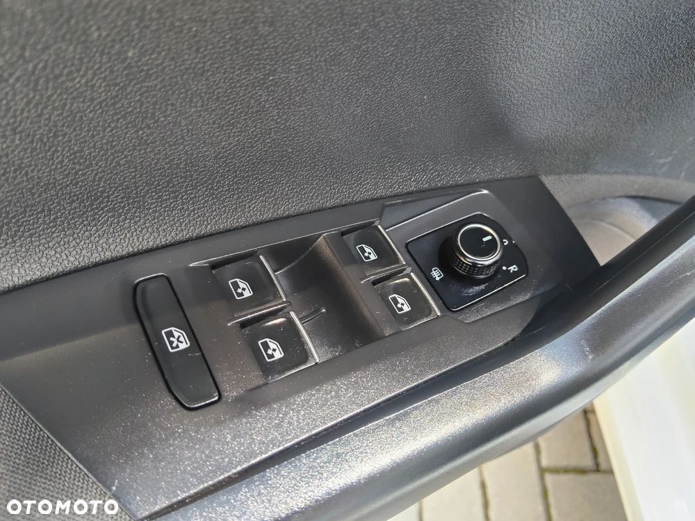 Volkswagen Polo 1.6 TDI SCR Highline - 27