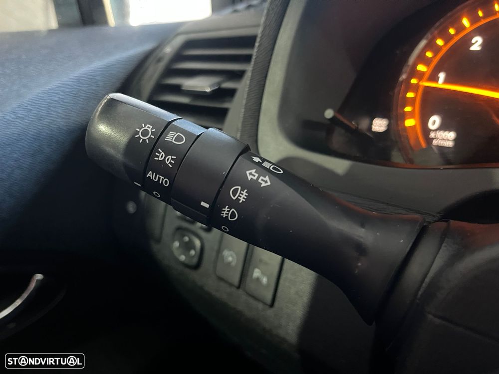 Toyota Avensis SW 2.0 D-4D Exclusive +Pele+GPS - 28