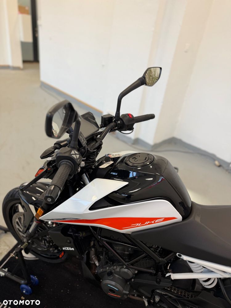 KTM Duke - 19