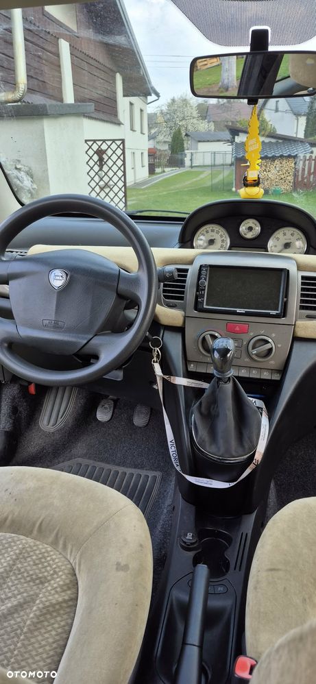 Lancia Ypsilon 1.4 16v Argento - 2