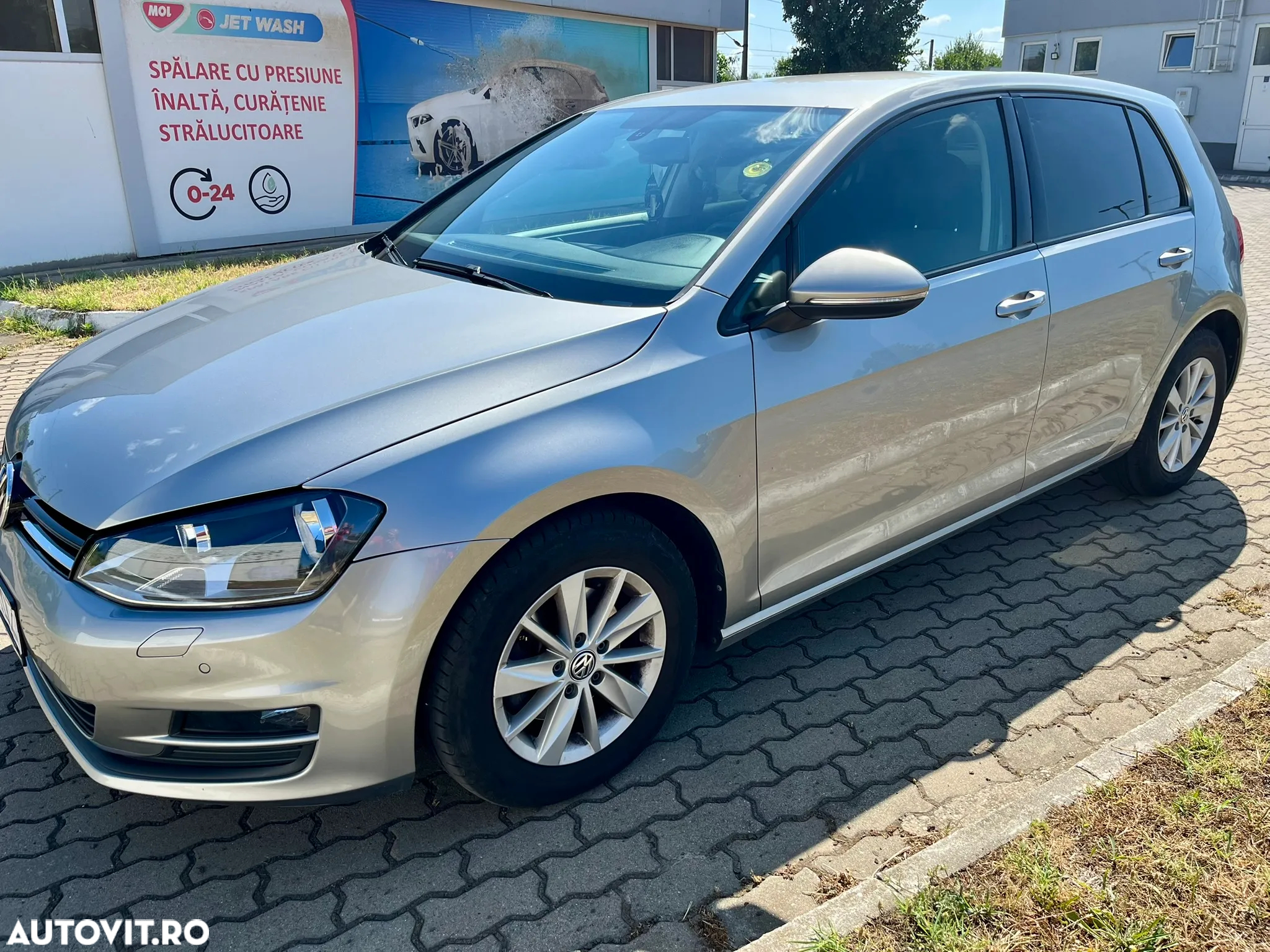 Volkswagen Golf 1.6 TDI BlueMotion Technology DPF Comfortline - 4