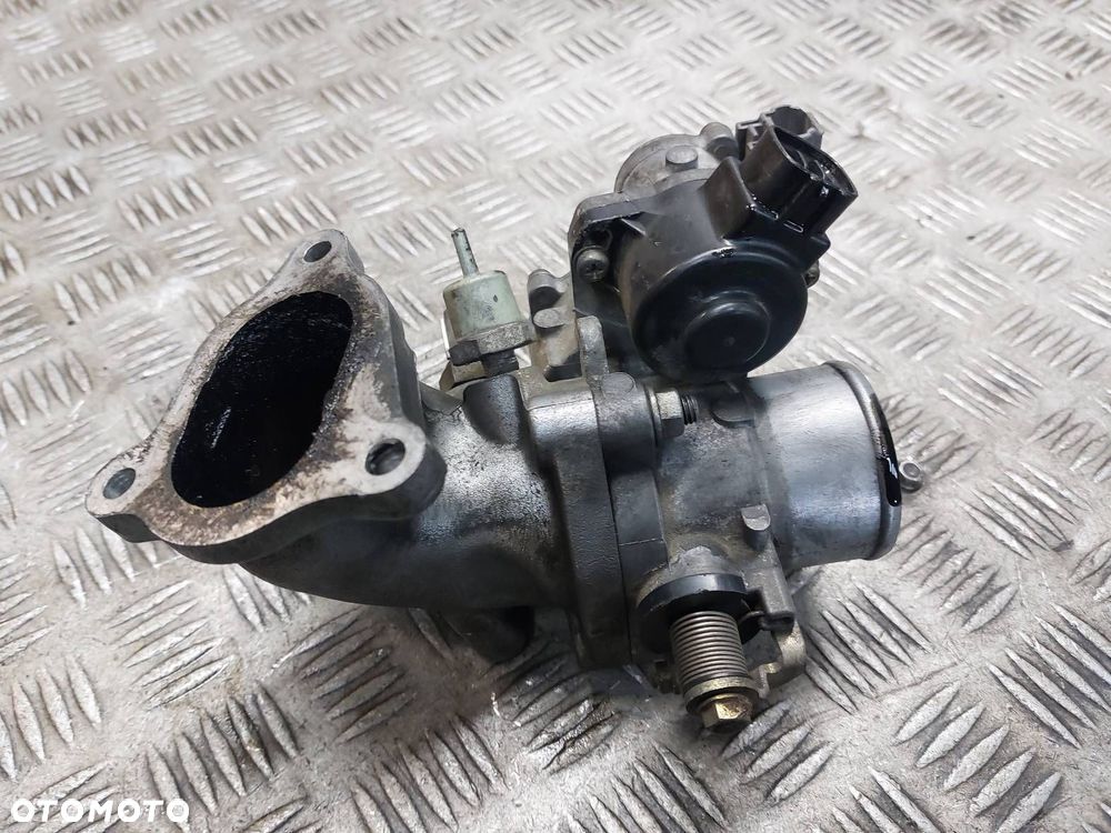 PRZEPUSTNICA TOYOTA COROLLA E11 LIFT 2.0 D4D 89672-21020 - 2