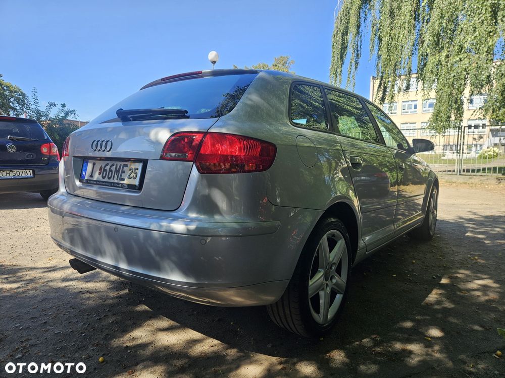 Audi A3 Sportback - 3