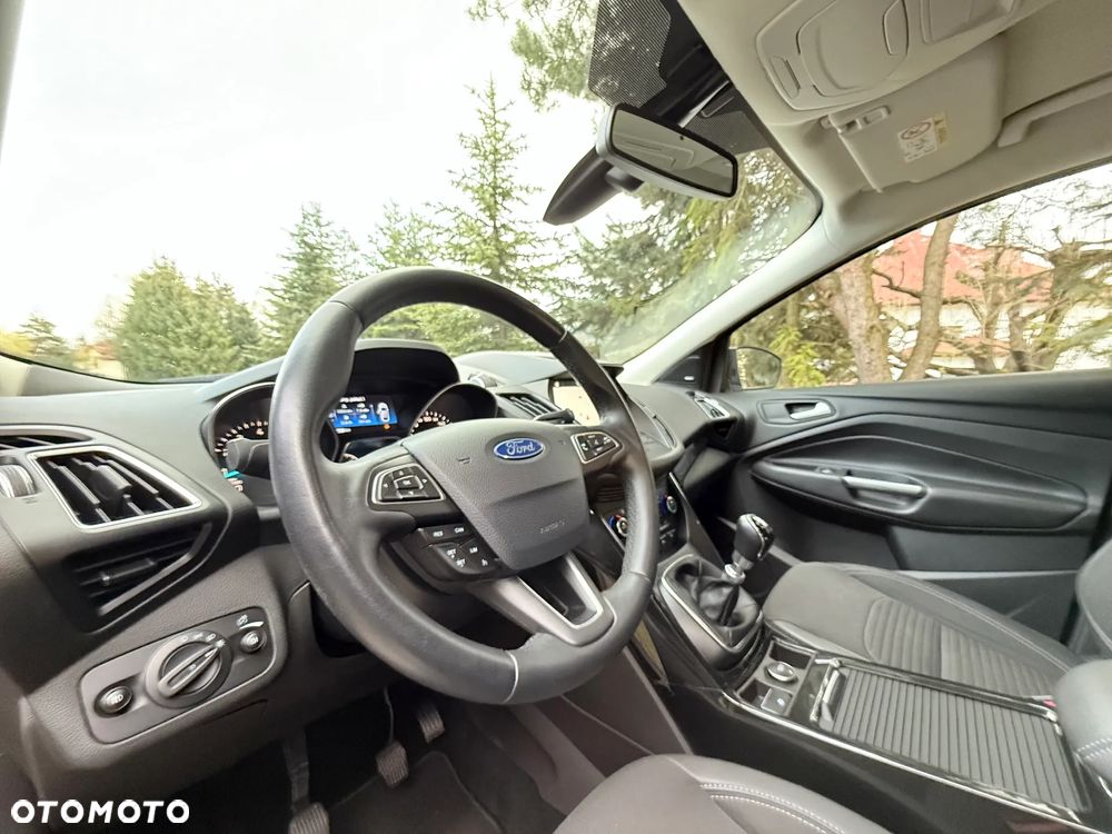Ford Kuga 1.5 EcoBoost 2x4 Titanium - 18