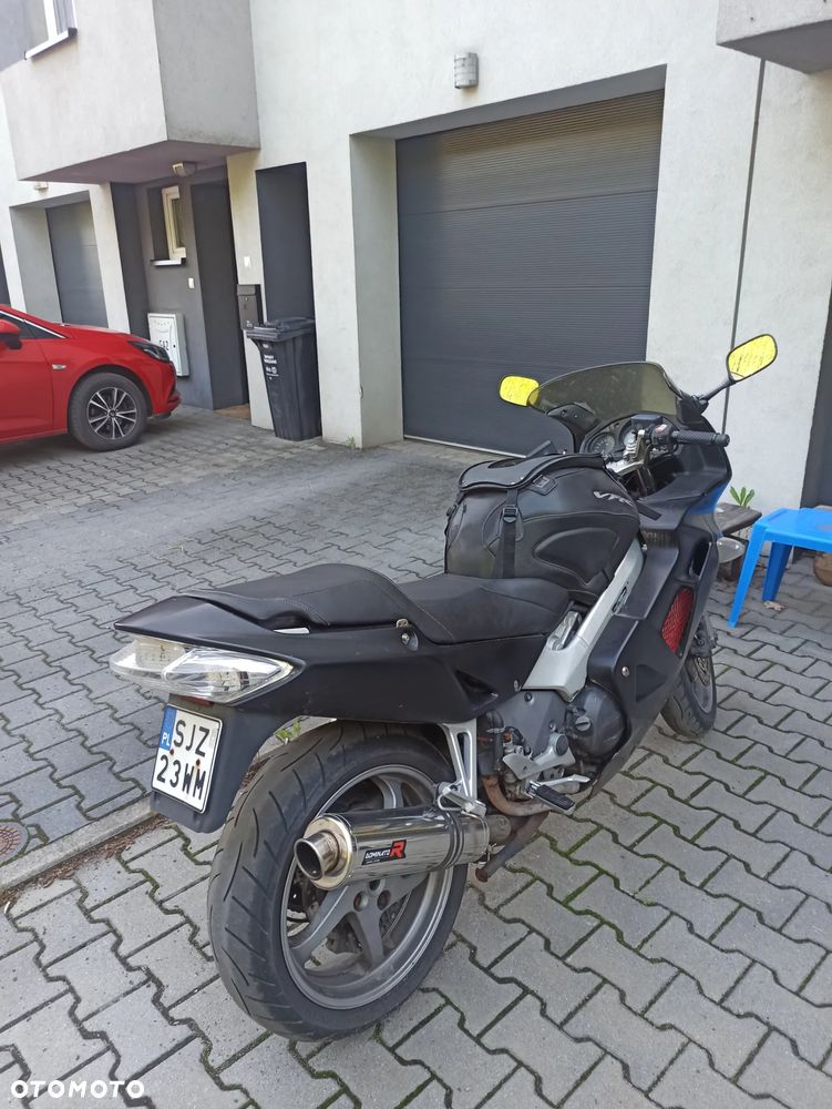 Honda VFR - 3