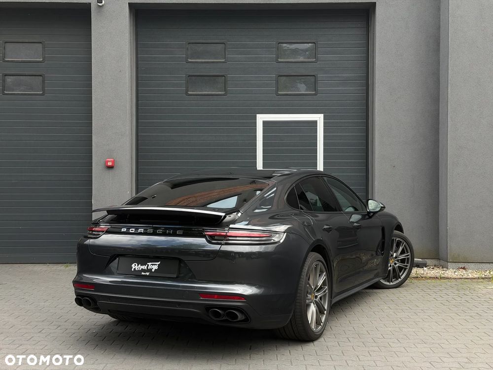 Porsche Panamera 4 - 3