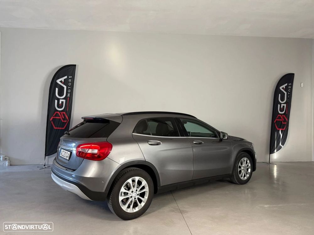 Mercedes-Benz GLA 180 - 4