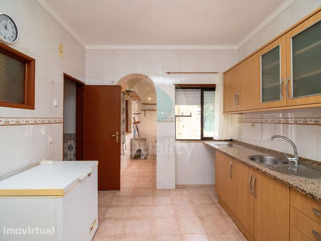 T2 com 97m2 - R/C com Cozinha Recente na VERDERENA , BARREIRO - Grande imagem: 3/28