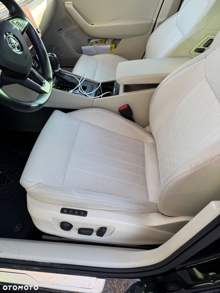 Skoda Superb 2.0 TDI Style DSG - 24